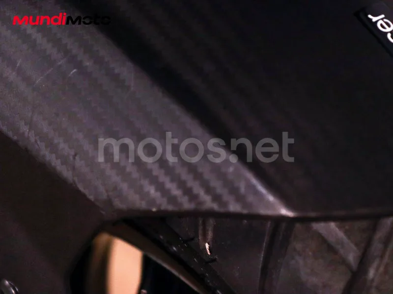 Aprilia SR GT 125 - Vista 35