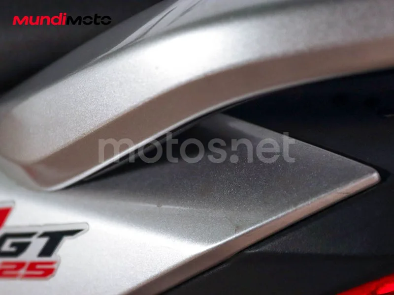 Aprilia SR GT 125 - Vista 46