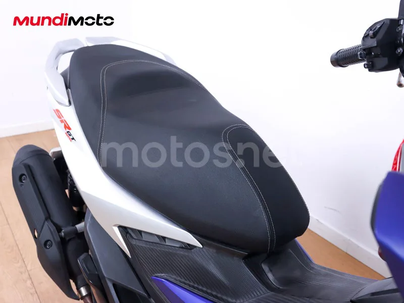 Aprilia SR GT 125 - Vista 54