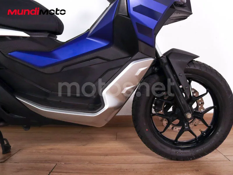 Aprilia SR GT 125 - Vista 56