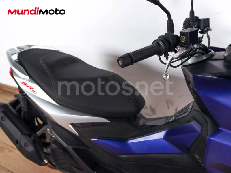 Aprilia SR GT 125 - Vista 57