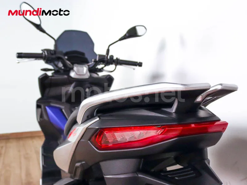 Aprilia SR GT 125 - Vista 9
