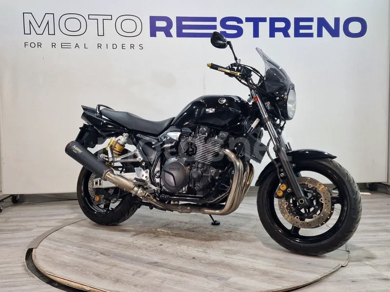 Yamaha XJR1300 - Vista 4