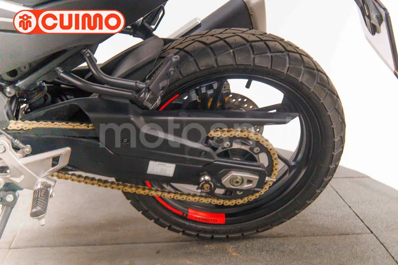 CFMOTO 450NK - Vista 18