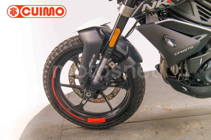 CFMOTO 450NK - Vista 21
