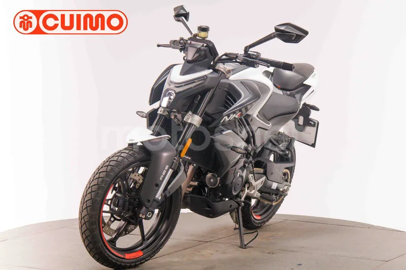 CFMOTO 450NK - Vista 9