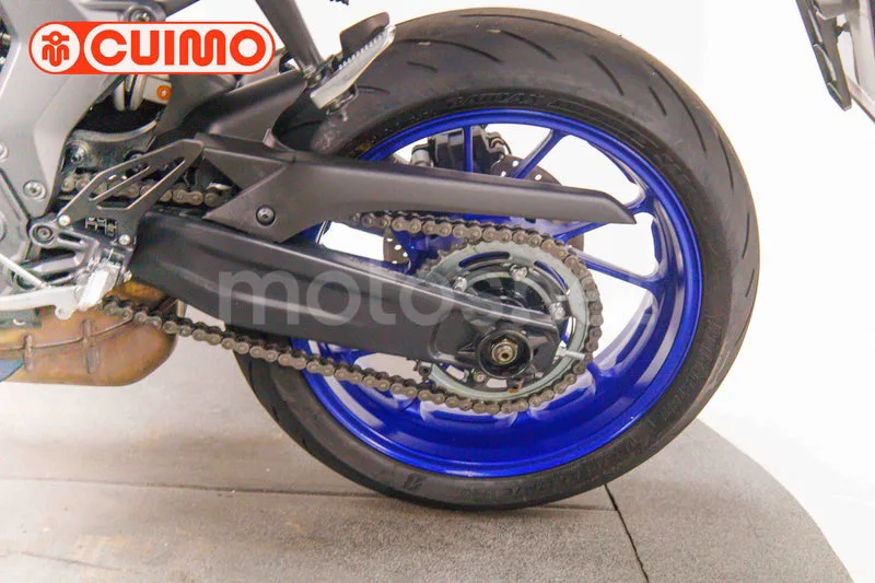 Yamaha YZF-R7 - Vista 20