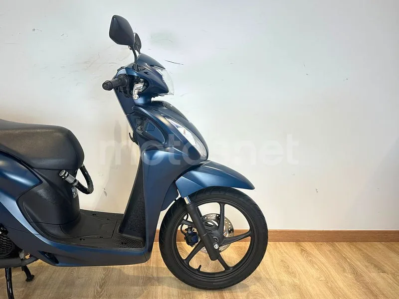Honda Vision 110 - Vista 6