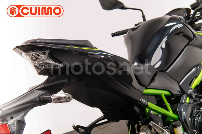 Kawasaki Z900 - Vista 21