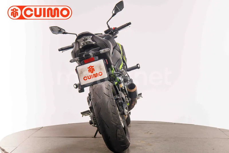 Kawasaki Z900 - Vista 5