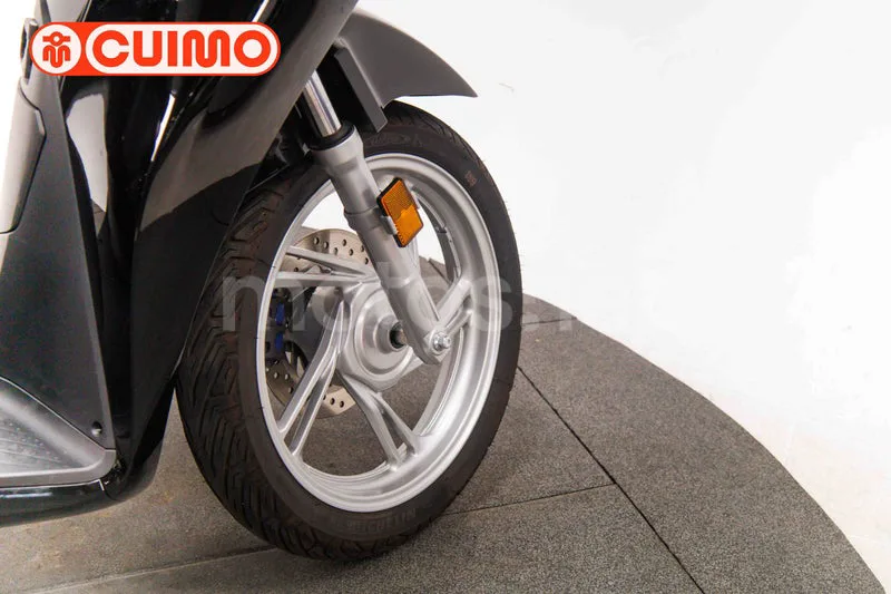 Honda SH125i - Vista 16