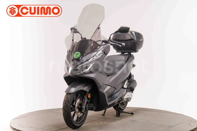 Honda PCX125 - Vista 9