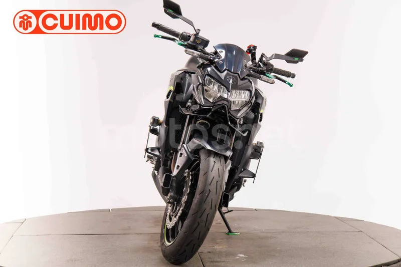 Kawasaki Z900 - Vista 12