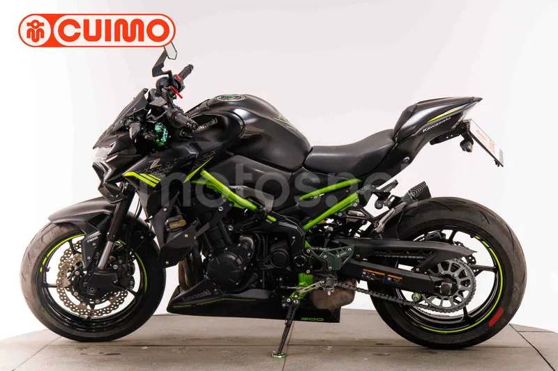 Kawasaki Z900 - Vista 8