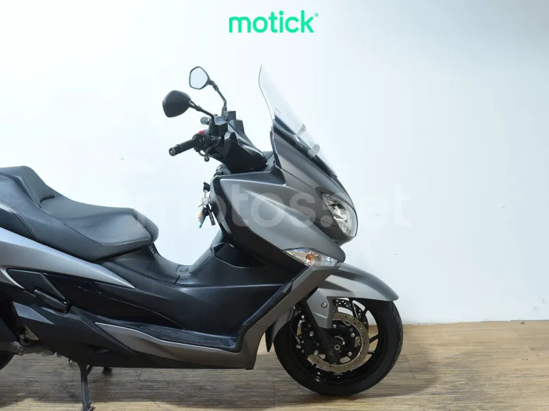 Suzuki Burgman 400 - Vista 4