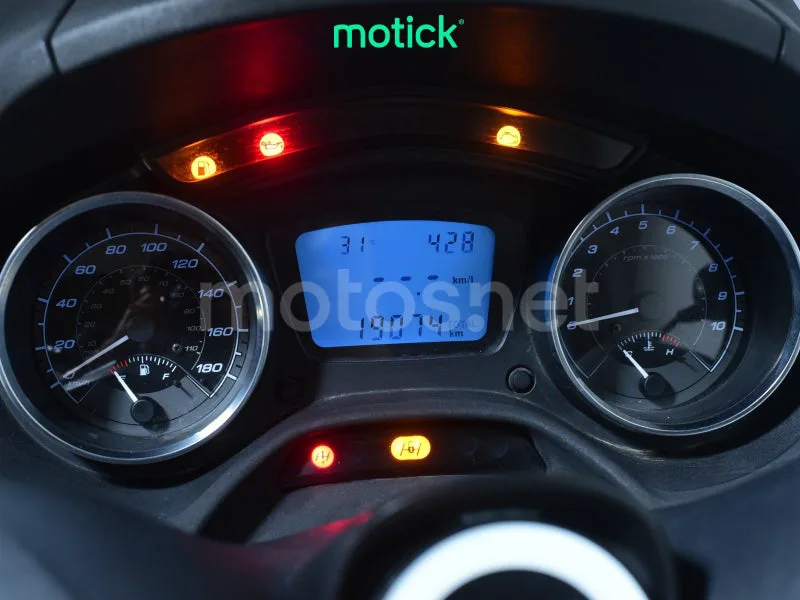 Piaggio MP3 - Vista 5