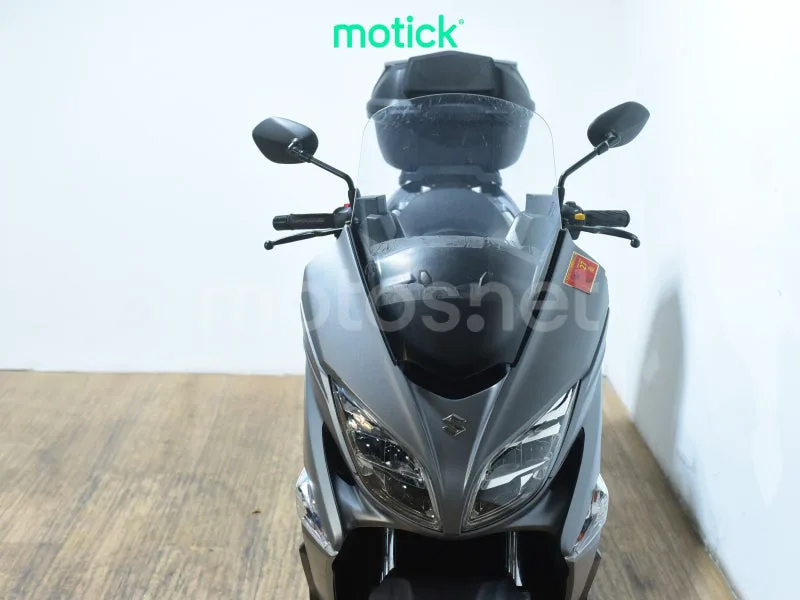 Suzuki Burgman 400 - Vista 11