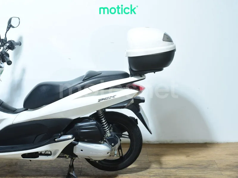 Honda PCX125 - Vista 9