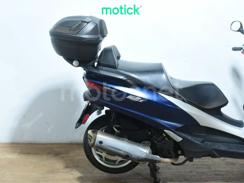 Piaggio MP3 - Vista 3