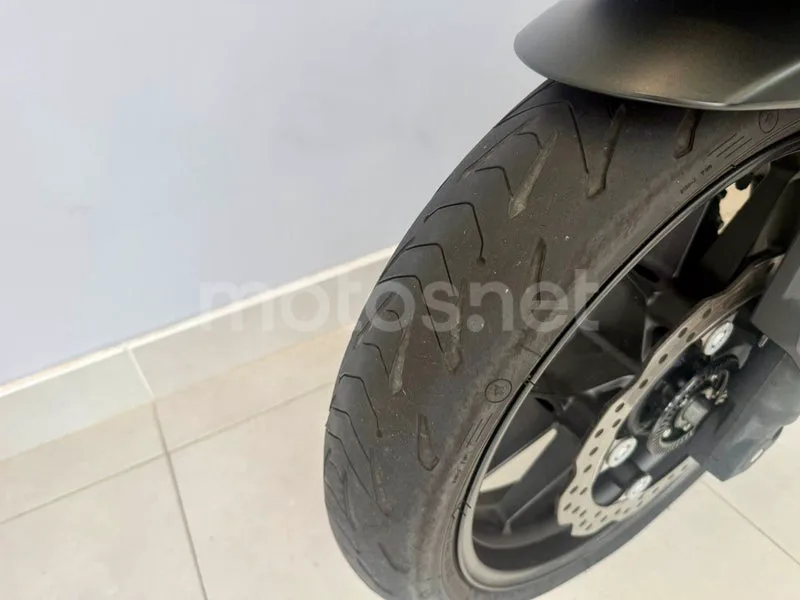 Honda CBR500R - Vista 16