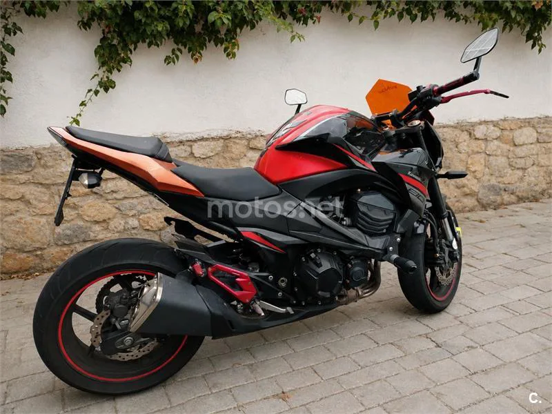 Kawasaki Z800 - Vista 3