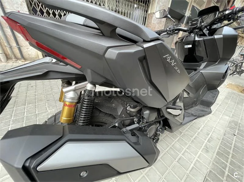 Honda ADV350 - Vista 6