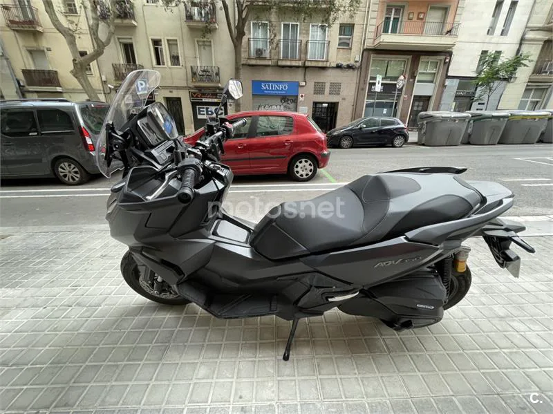 Honda ADV350 - Vista 8