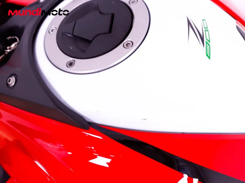 Kawasaki Z800 - Vista 15