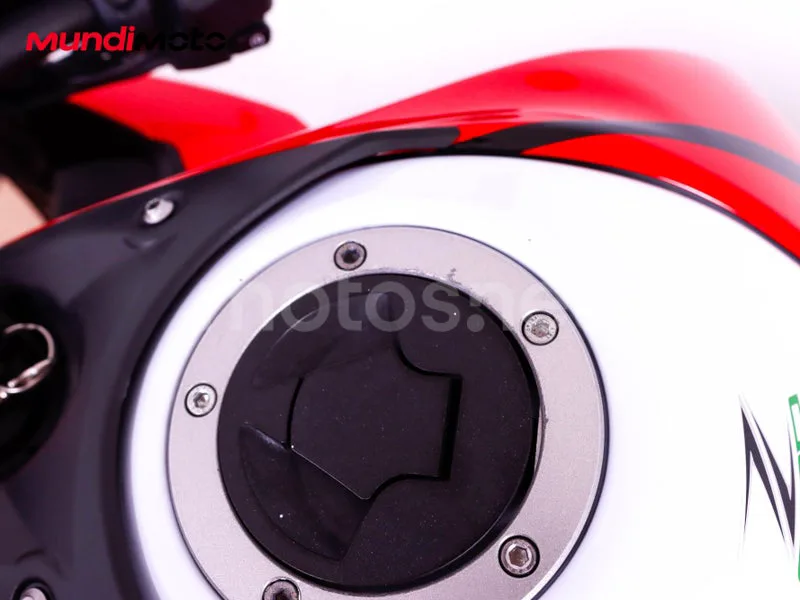 Kawasaki Z800 - Vista 16
