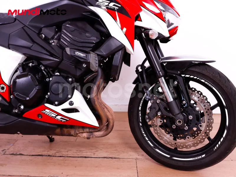 Kawasaki Z800 - Vista 35