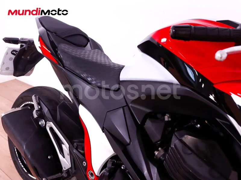 Kawasaki Z800 - Vista 36