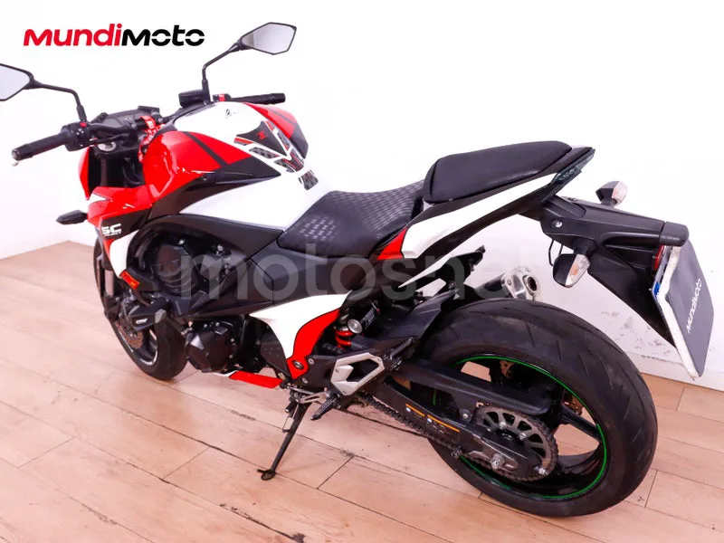 Kawasaki Z800 - Vista 8