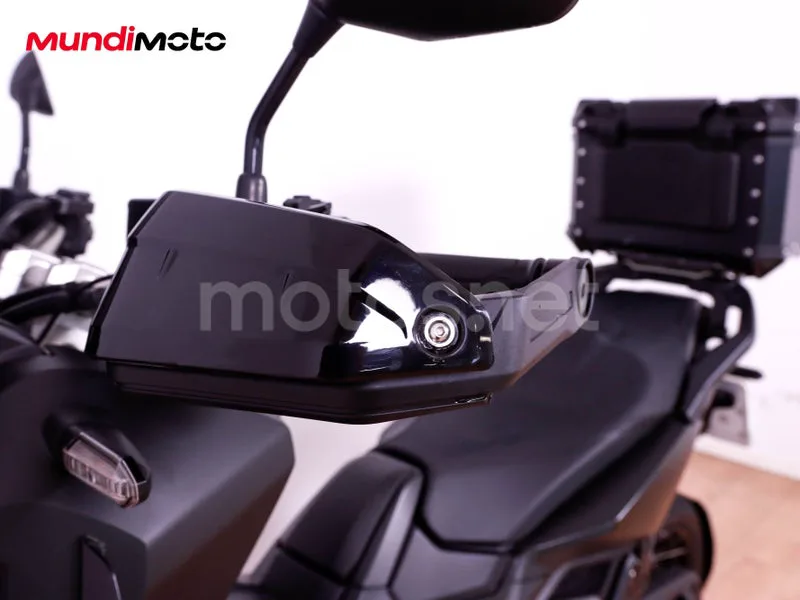 Honda X-ADV - Vista 14