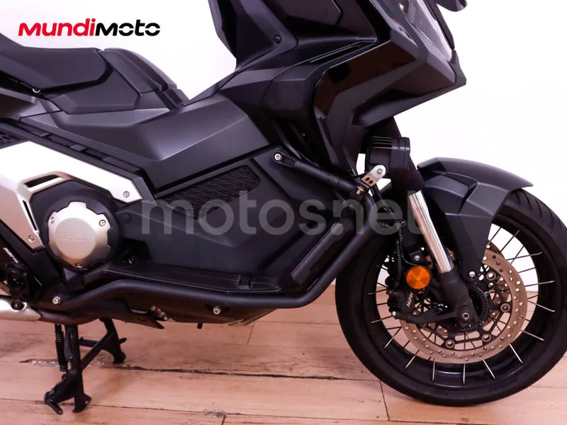 Honda X-ADV - Vista 15
