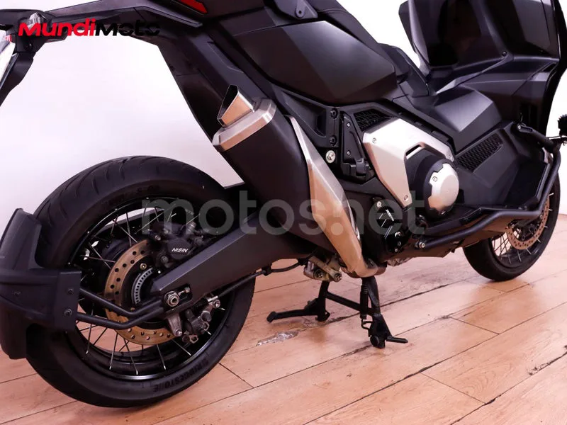 Honda X-ADV - Vista 4