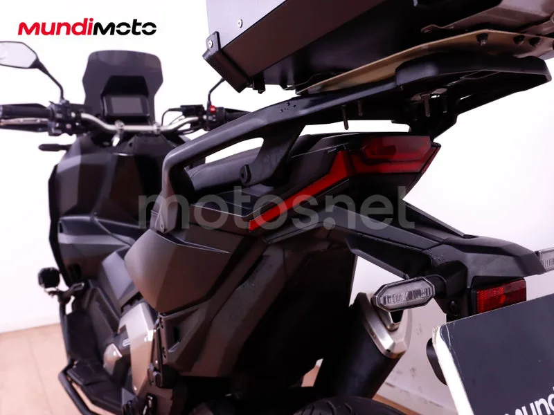 Honda X-ADV - Vista 9