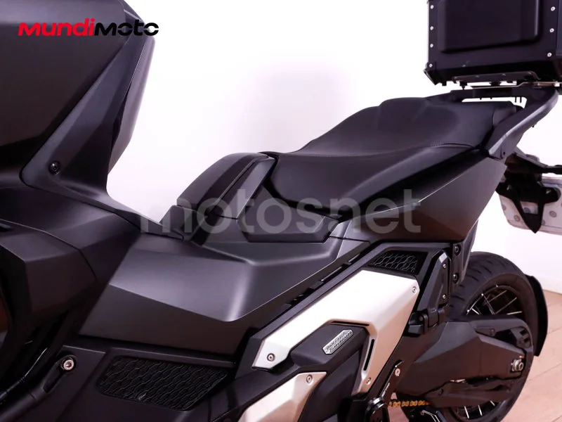 Honda X-ADV - Vista 10