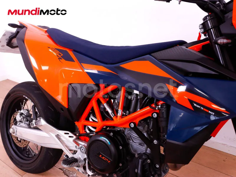 KTM 690 SMC R - Vista 18