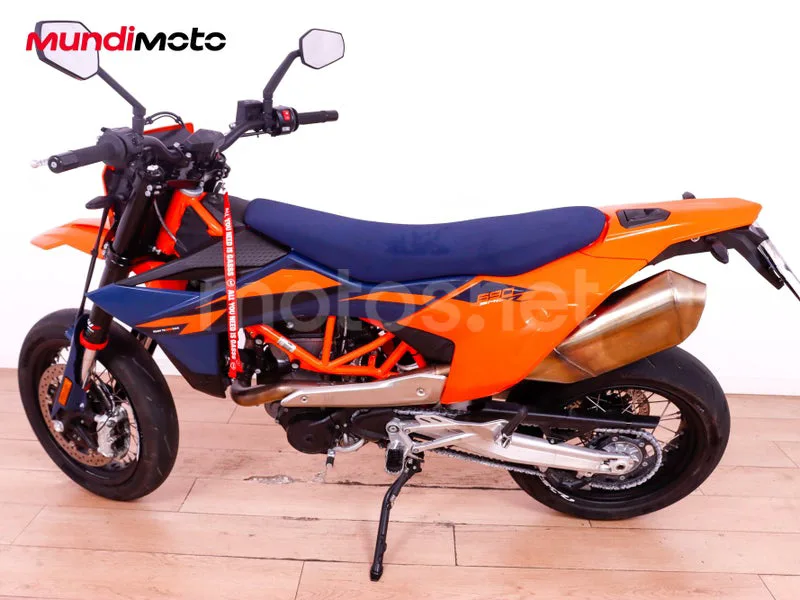 KTM 690 SMC R - Vista 6