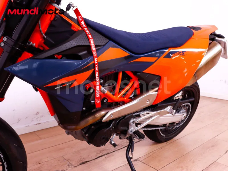 KTM 690 SMC R - Vista 10
