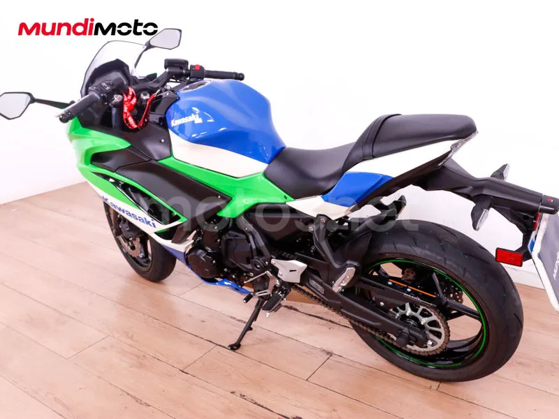 Kawasaki Ninja 650 - Vista 8