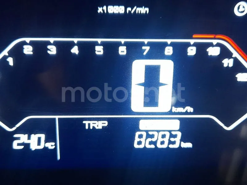Yamaha XMAX 300 - Vista 3