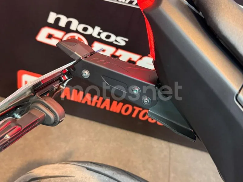 Yamaha MT-07 - Vista 13