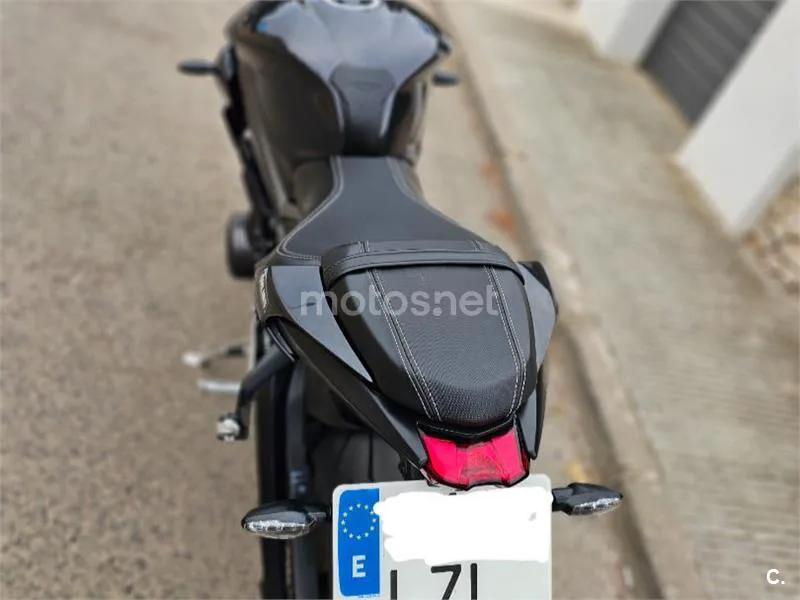 Triumph Street Triple 765 - Vista 4