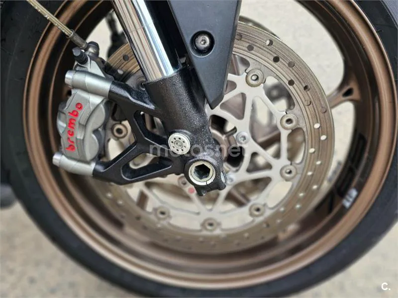 Triumph Street Triple 765 - Vista 9