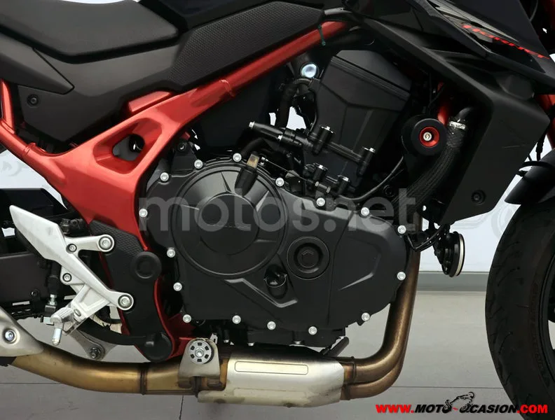 Honda CB750 Hornet - Vista 5
