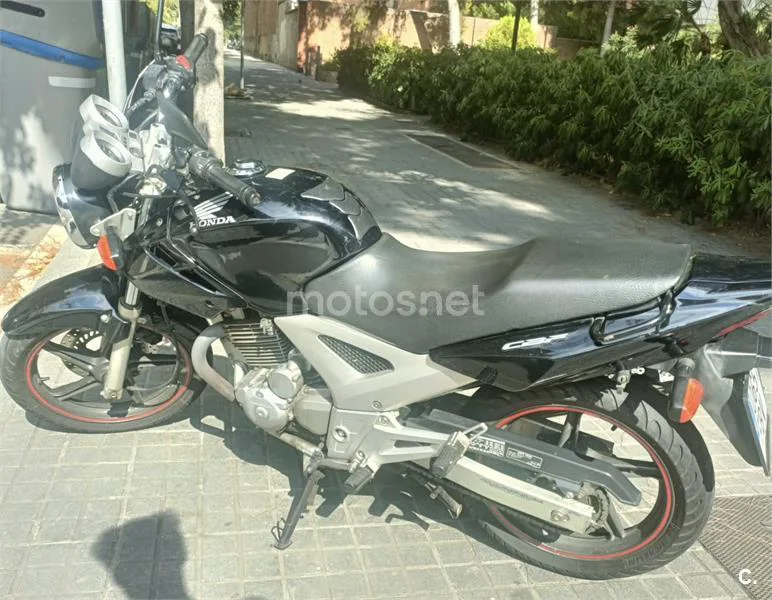 Honda CBF250 - Vista 3