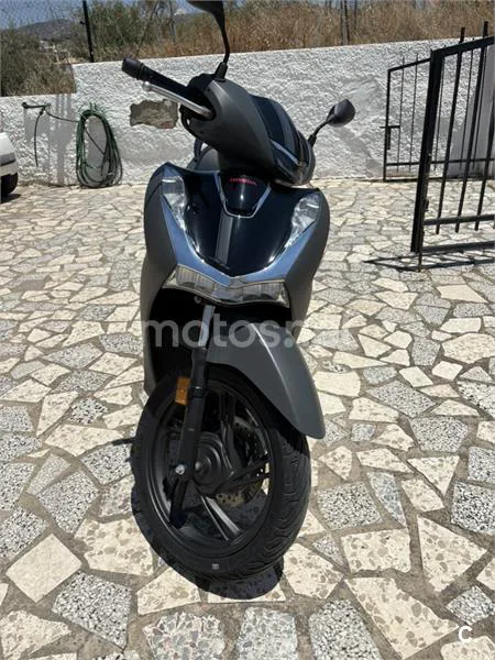 Honda SH125i - Vista 6