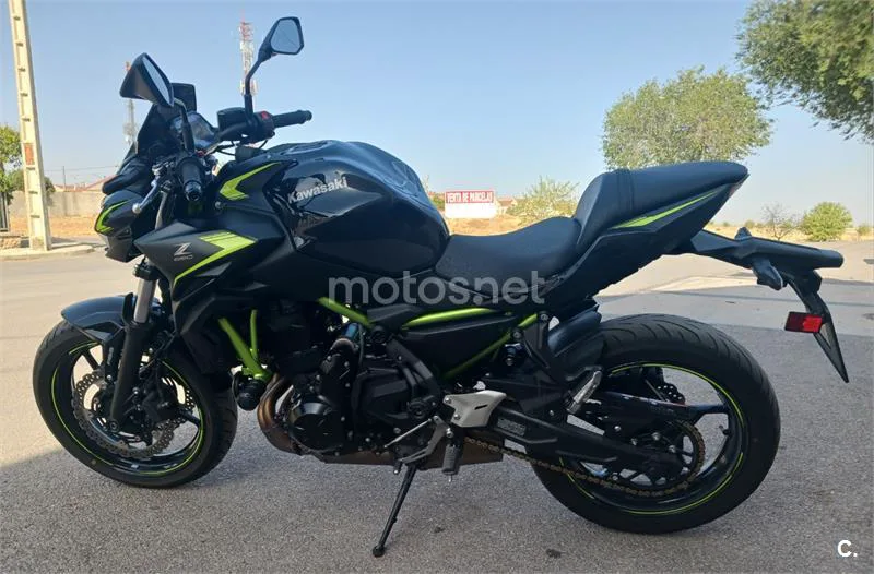 Kawasaki Z650 - Vista 3