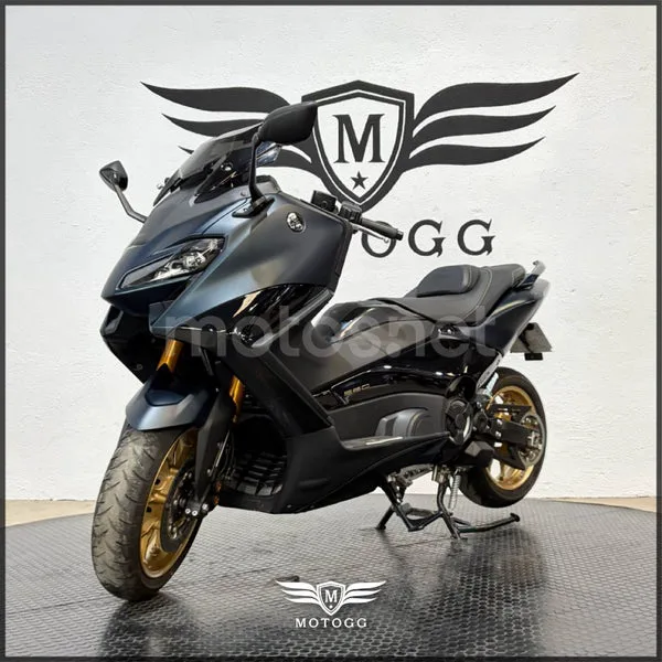 Yamaha TMAX - Vista 3